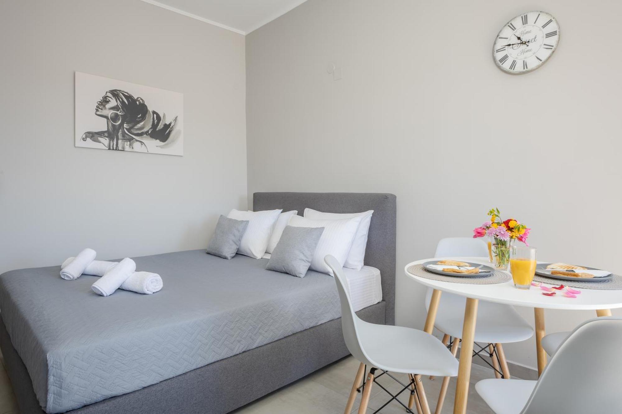 Petra'S Charming Home, 500M To Beach Chania  Bagian luar foto
