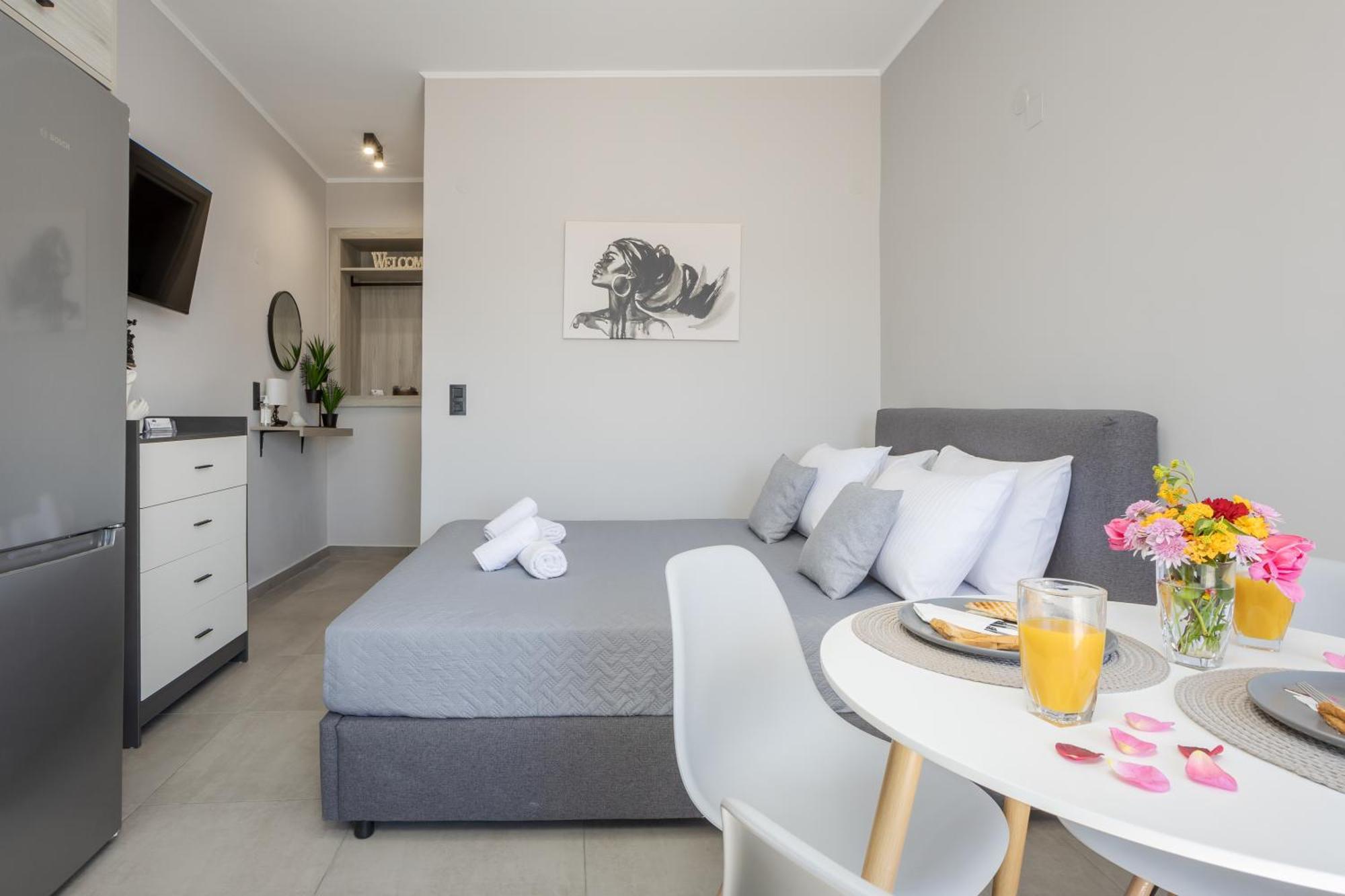 Petra'S Charming Home, 500M To Beach Chania  Bagian luar foto