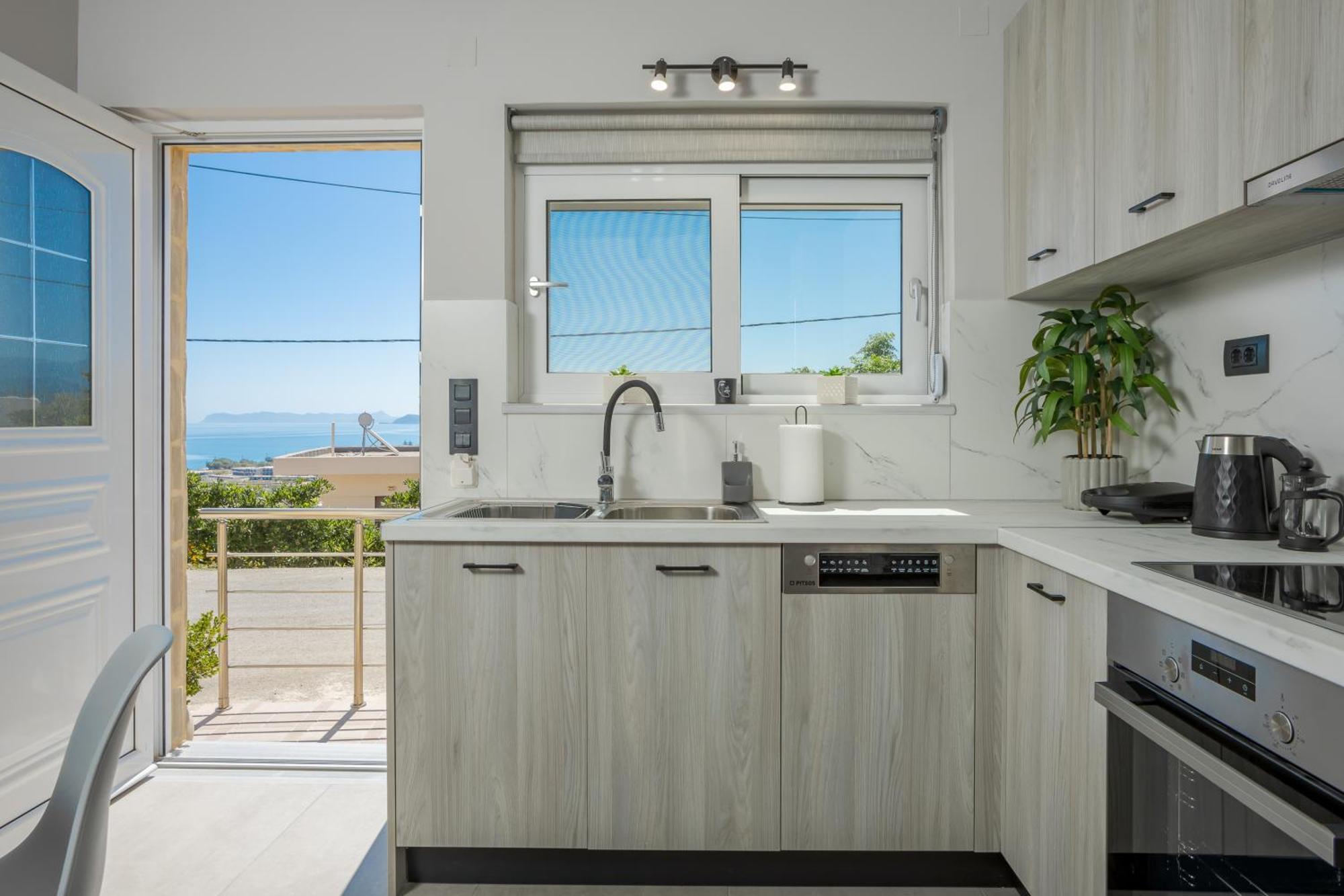 Petra'S Charming Home, 500M To Beach Chania  Bagian luar foto