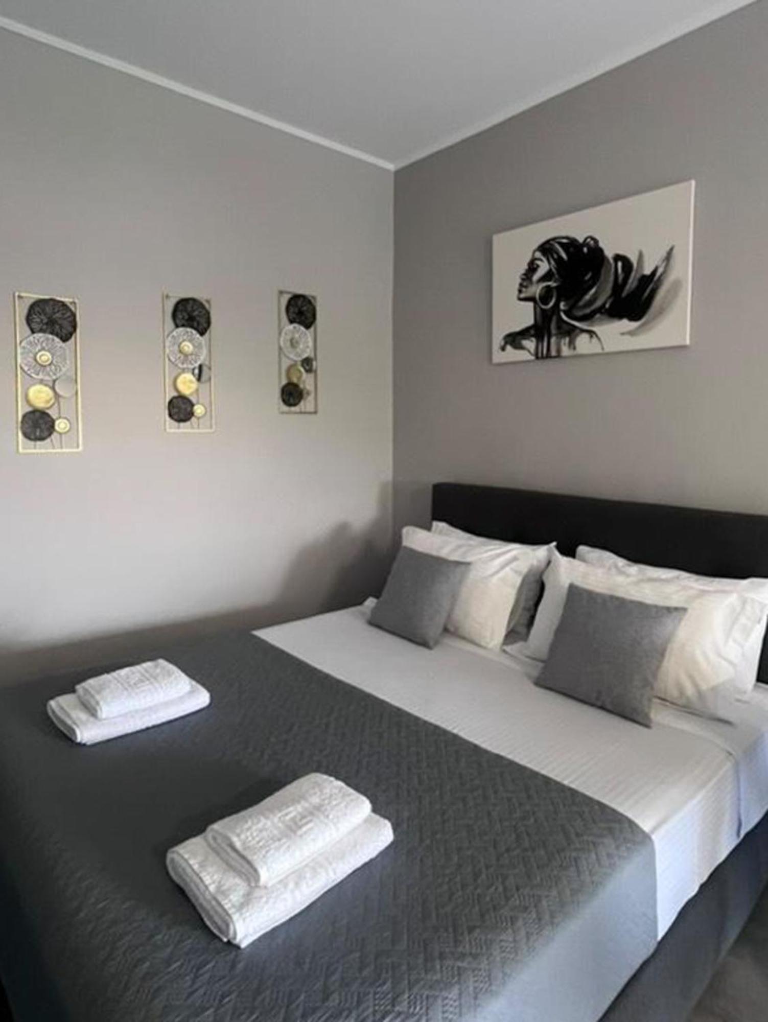 Petra'S Charming Home, 500M To Beach Chania  Bagian luar foto